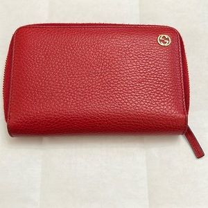 Gucci G Long Zip Wallet Grained Leather. 12 pockets. 4 xtra slots+ bill holder